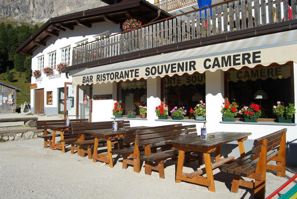 Rifugio Gardeccia Hutte Hotel ปอซซาดิฟัซซา ภายนอก รูปภาพ