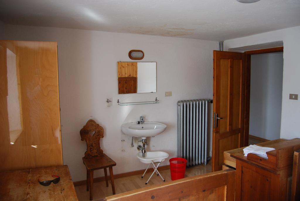 Rifugio Gardeccia Hutte Hotel ปอซซาดิฟัซซา ห้อง รูปภาพ